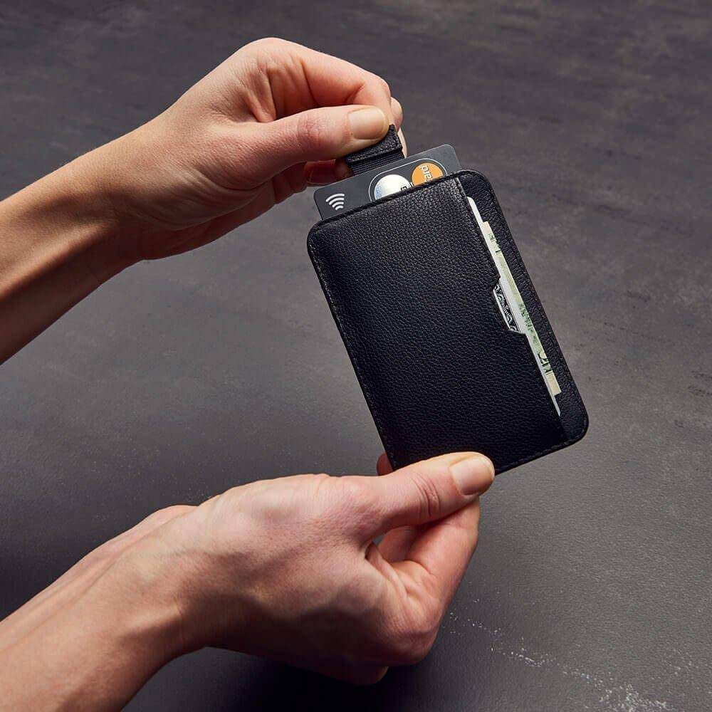 VAULTSKIN CHELSEA LEATHER CARD HOLDER WITH RFID BLOCKING (CARBON BLACK)