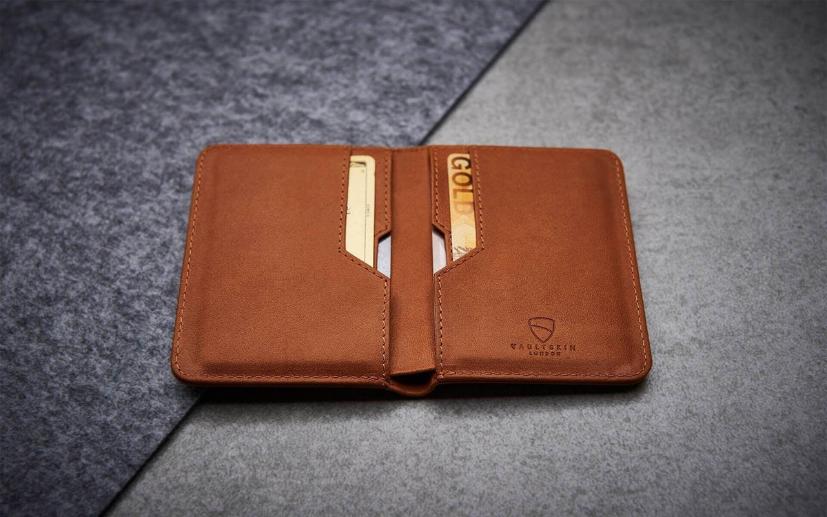 VAULTSKIN CITY CARD WALLET WITH RFID BLOCKING (COGNAC)