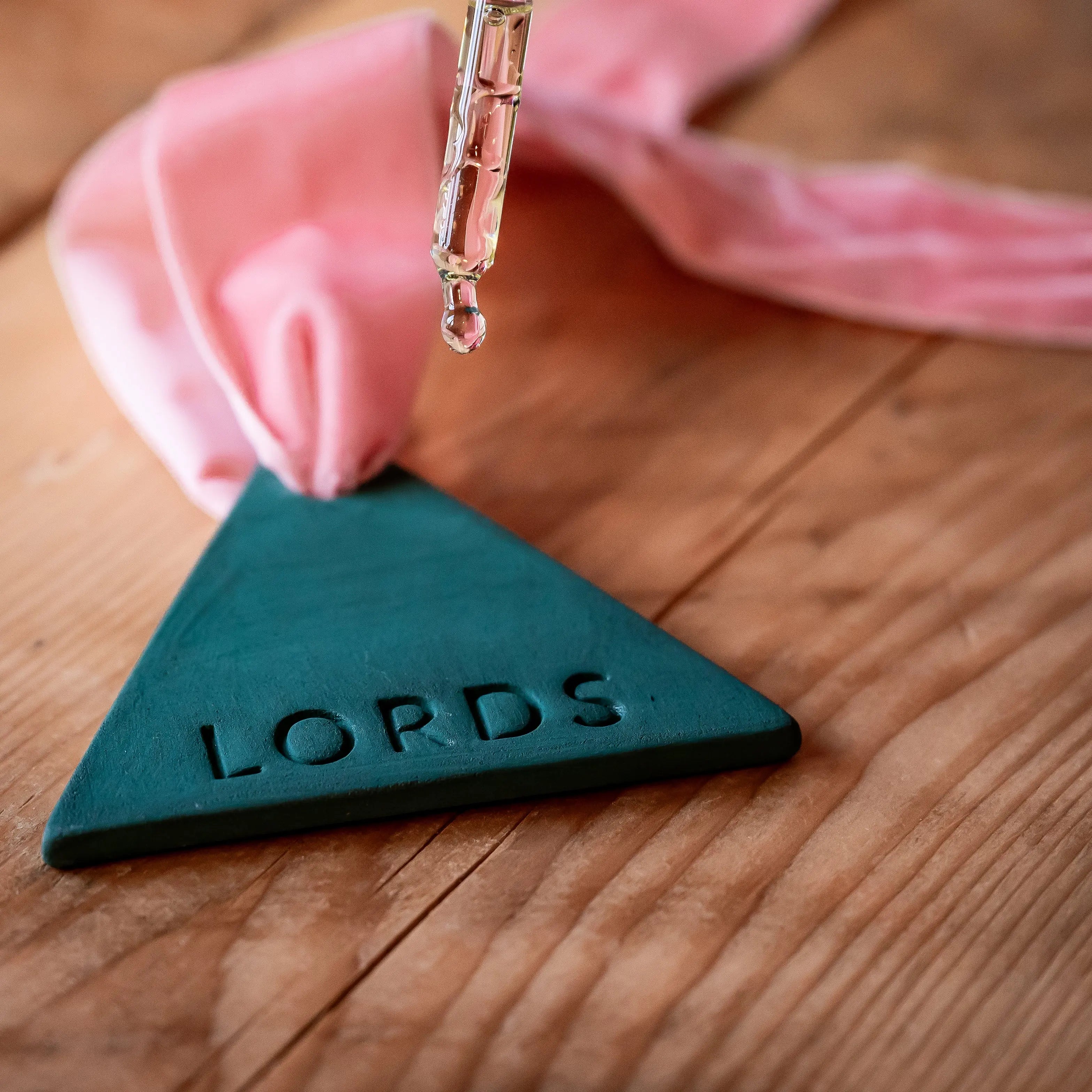 Ceramic Triangle Hanger LORDS Fragrance House
