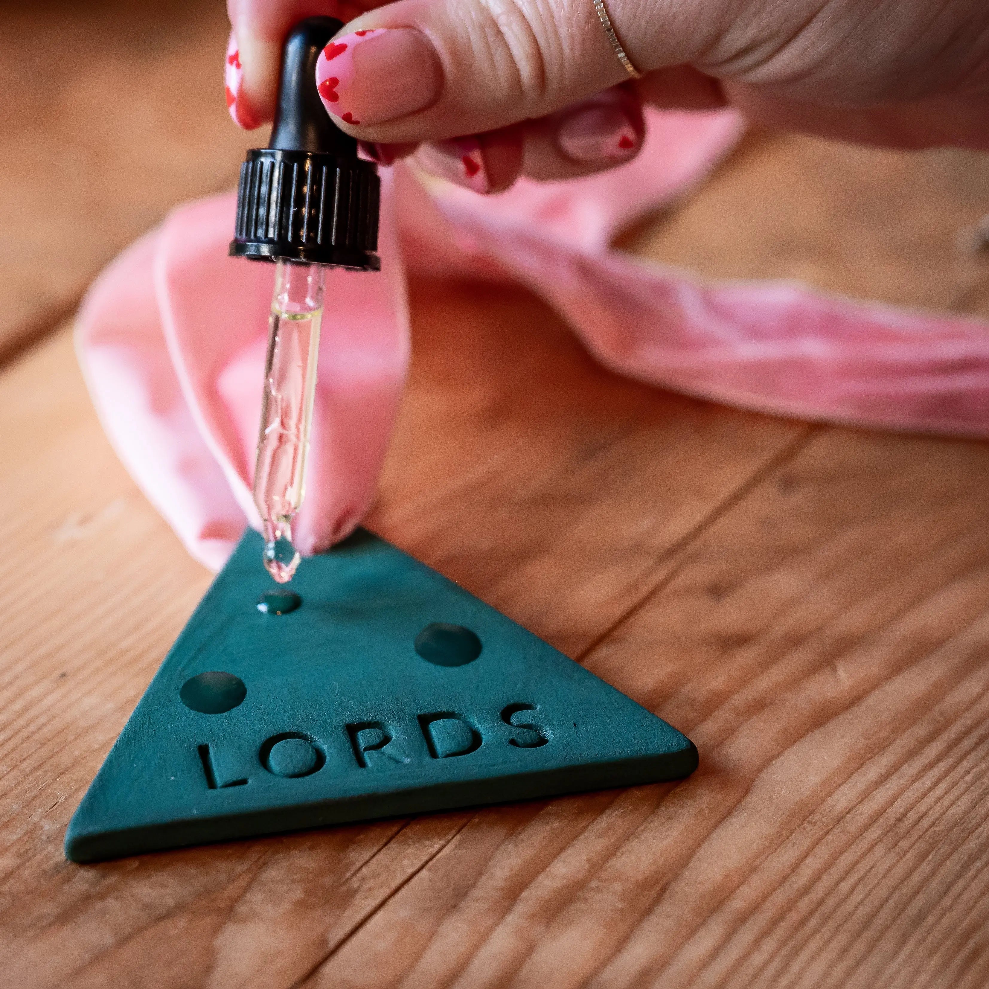 Ceramic Triangle Hanger LORDS Fragrance House