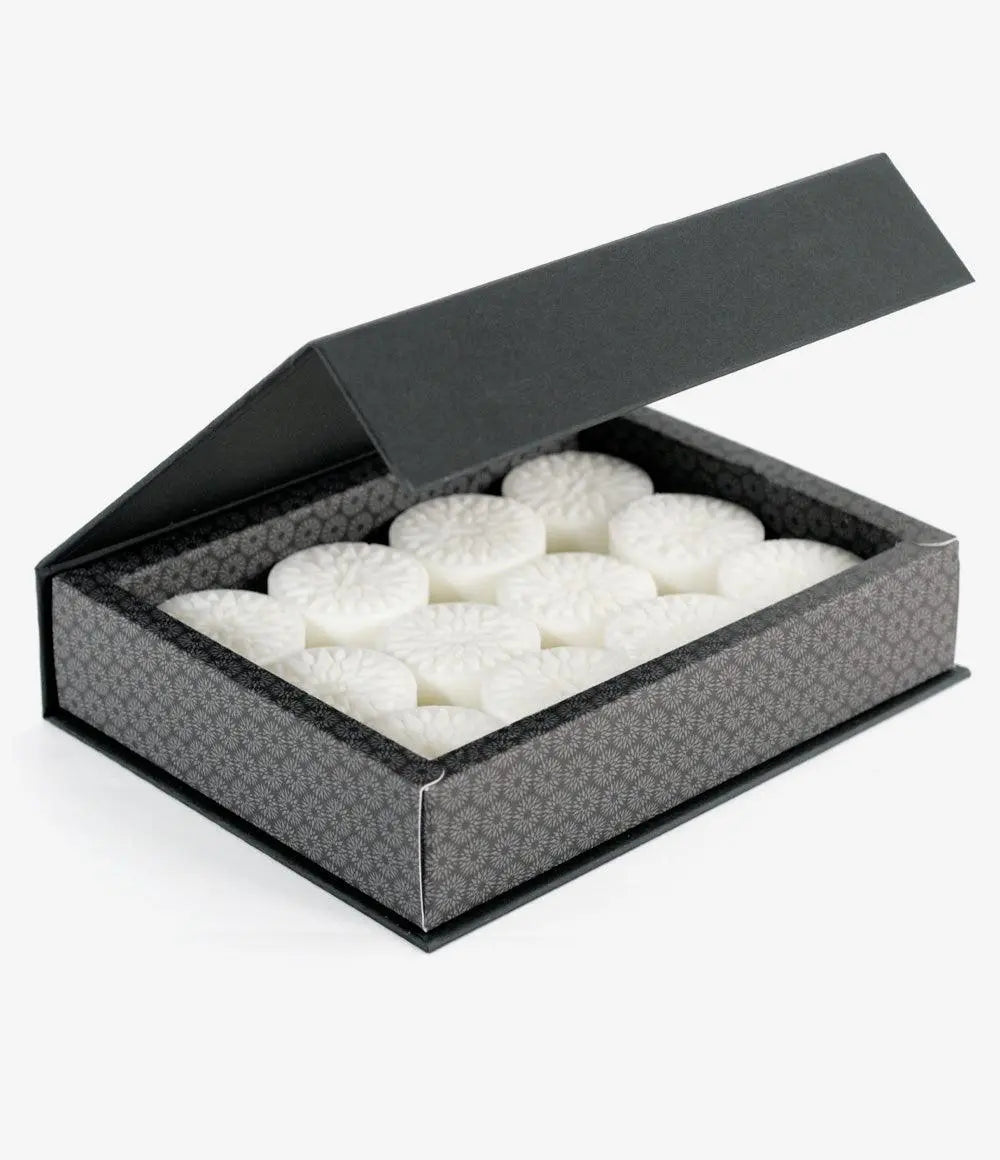 Set of 12 Oud & Amber Luxury Wax Melts NUHR Home