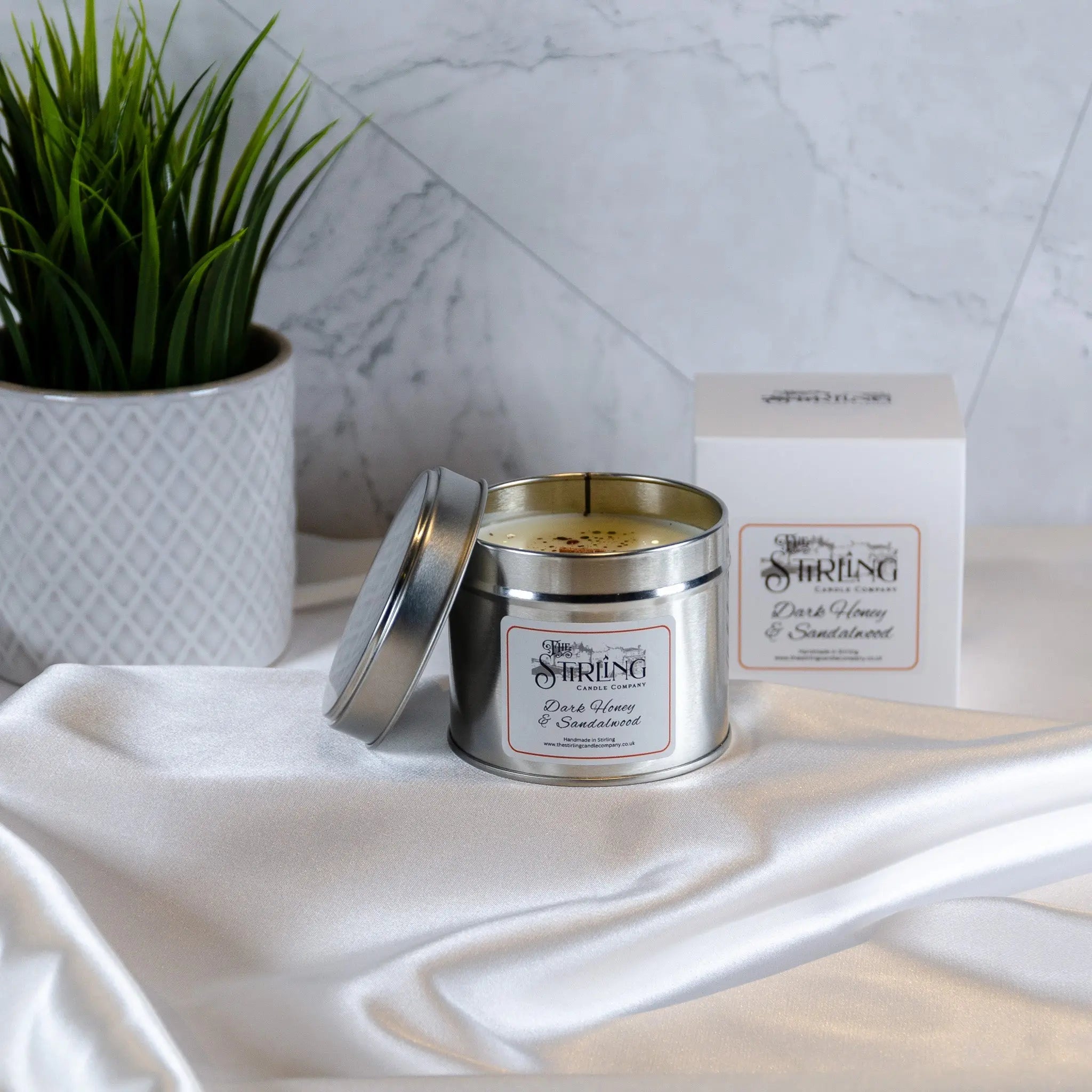 Dark Honey & Sandalwood – Travel Tin Candle – Wooden Wick