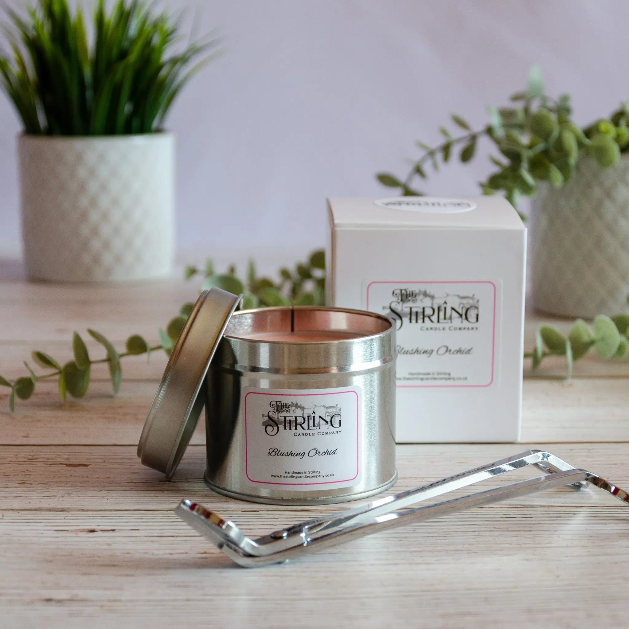 Blushing Orchid – Travel Tin Candle – Wooden Wick