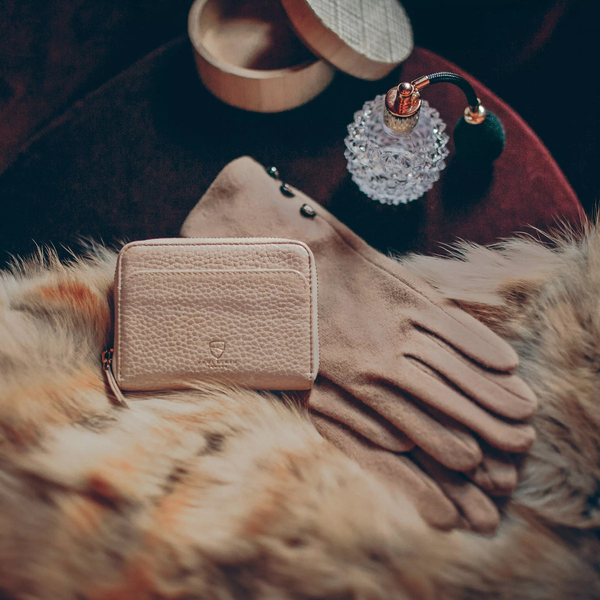 VAULTSKIN BELGRAVIA Zipper Wallet with RFID Blocking (Champagne)
