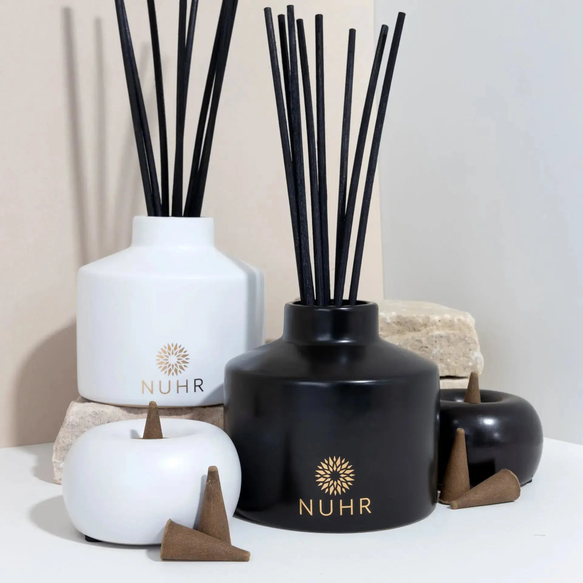 Rose and Oud Reed Diffuser 200ml / 400ml in Black or White Ceramic Holder NUHR Home