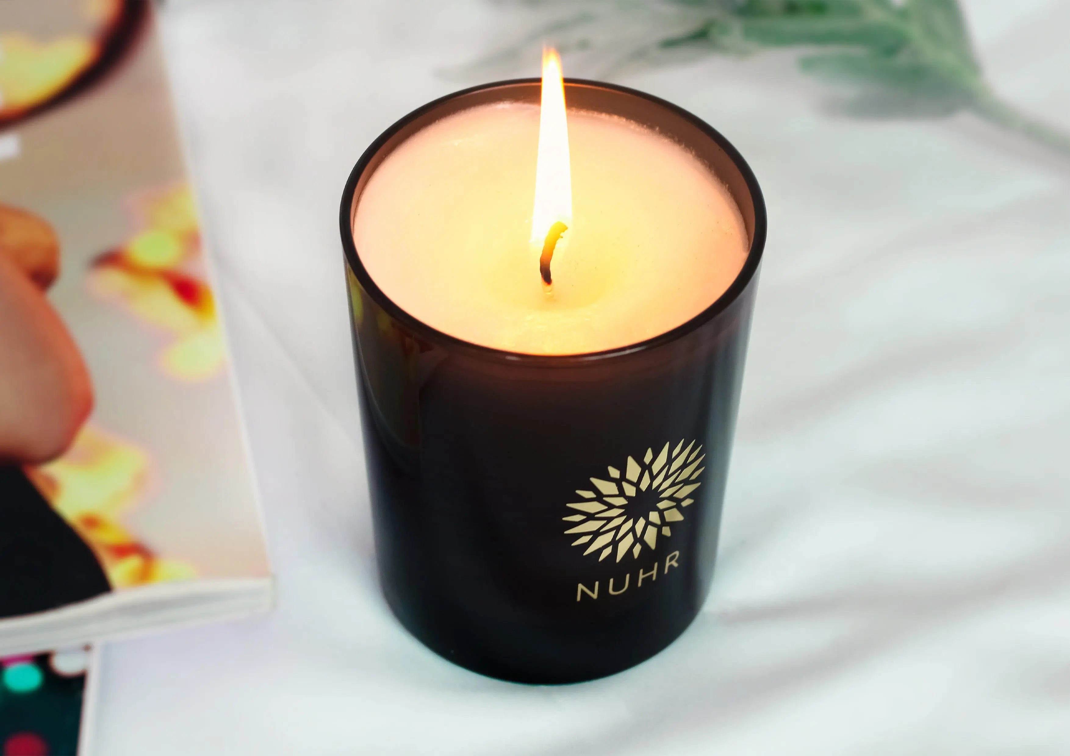 Oud & Amber Luxury Scented Candle NUHR Home